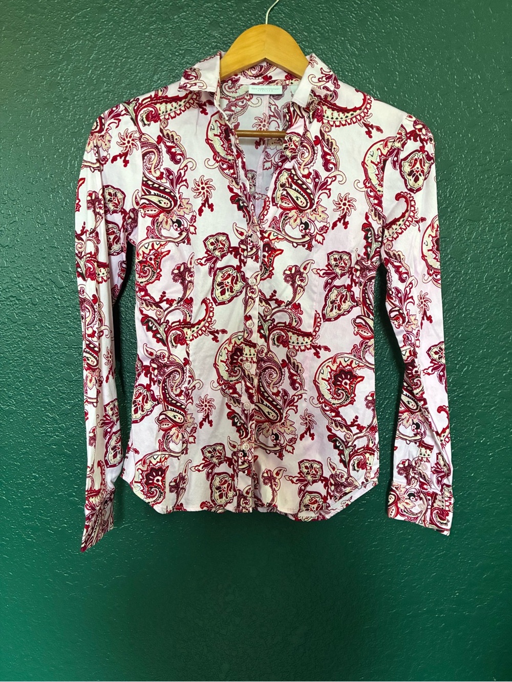 Women’s pink Paisley Button-Up blouse XS